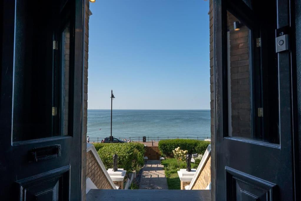 Luxury Duplex Penthouse On The Beach With Panoramic Sea Views Herne Bay Exterior photo
